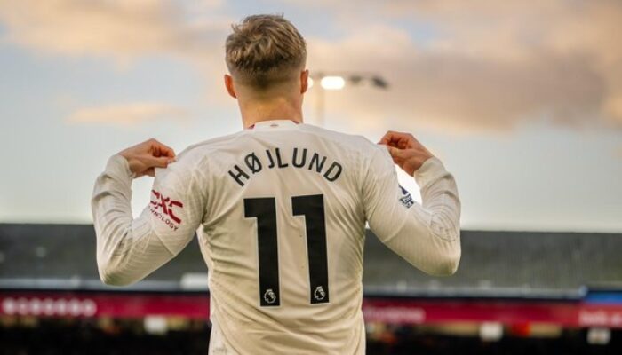 Rasmus Hojlund Pulih dari Cedera, Siap Perkuat Manchester United Lawan Liverpool