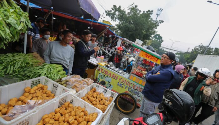 Sekda Kota Bandung Tegaskan Jam Operasional Pasar Tumpah Sampai Pukul 06.00 WIB