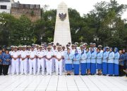 Rombongan Prajurit Lanal TBA dan Jalasenastri Ziarah