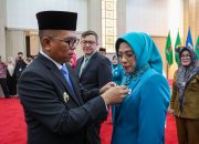 Gubernur Banten Andra Soni Lantik Pengurus TP PKK dan Pembina Posyandu Provinsi Banten Periode 2025 – 2030