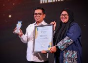 Gubernur Banten Andra Soni Raih Anugerah Ekbispar Award 2025 Kategori Tokoh Inspiratif