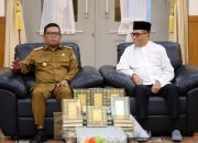 Gubernur Banten Andra Soni Saksikan Penyerahan Bantuan 2000 Al-Qur’an