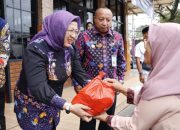 Intan Pantau Bazar Sembako Murah di Balaraja
