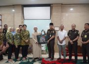 Kejari Kab Tangerang dan IAD Berbagi Kasih dengan Anak Yatim