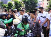 Masyarakat Antusias Saat Kapolri Turun Langsung Berbagi Takjil