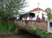 Tindaklanjuti Aduan Masyarakat, Gubernur Banten Andra Soni: Pemprov Banten Akan Bantu Perbaikan Jalan Kota Serang dan Normalisasi Hilir DAS Cibanten
