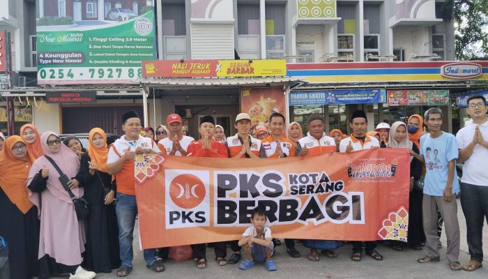 Tumbuhkan Rasa Kepedulian dan Pererat Silaturahmi Kader, DPC PKS Kecamatan Kasemen Berbagi Takjil Gratis