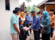 Gubernur Banten Andra Soni Serahkan Kunci Rumah Layak Huni Kepada Warga Kampung Korelet