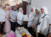 Ketua TP PKK Provinsi Banten Serahkan Penghargaan Perempuan Inspiratif Provinsi Banten Tahun 2025