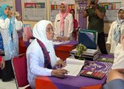 Ketua Tim Pembina Posyandu Provinsi Banten Tinjau Pelayanan 6 SPM Posyandu Gurame Kabupaten Tangerang