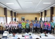 Ketua Tim Pembina Posyandu Provinsi Banten Tinawati Andra Soni Perkuat Kader Posyandu Pada 6 SPM