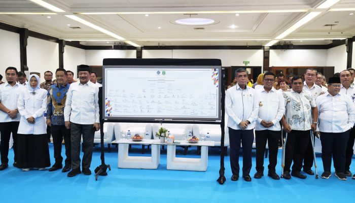 Gubernur Banten Tandatangani Komitmen Bersama Penempatan dan Promosi Tenaga Kerja Disabilitas