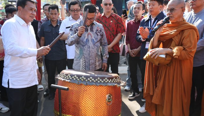 Hadiri Tri Suci Waisak, Gubernur Banten: Menghormati Sesama, Banten Bisa Maju