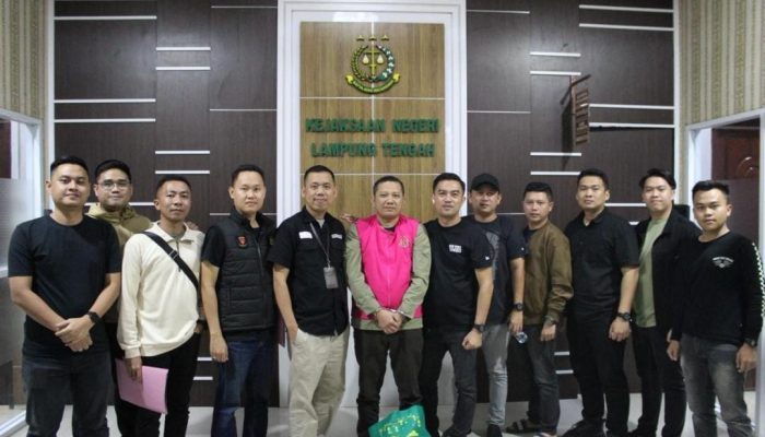 Buron, Bendahara Bawaslu Lampung Tengah  Ditangkap Kejaksaan di Jakarta