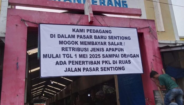 Paguyuban Pedagang Pasar Sentiong Ancam Demo