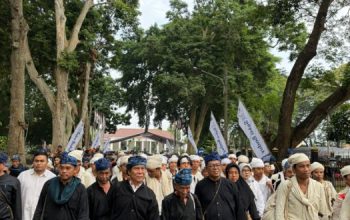 Pertama Dalam Seba Baduy, Bapak Gede Gubernur Banten Mumuluk Bareng Masyarakat Baduy
