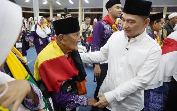 Wagub Banten A Dimyati Natakusumah Lepas Jamaah Haji Kloter 33 JKG Kabupaten Pandeglang
