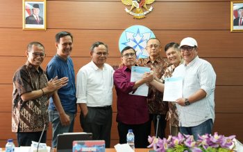 Disaksikan Dewan Pers, PWI Akhirnya Tandatangani Panitia Bersama Kongres Persatuan