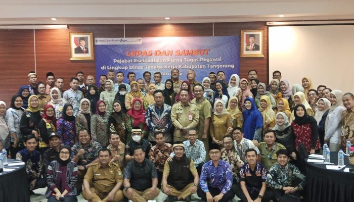Acara Pisah Sambut Kadisnaker di Hotel Lee Semar Penuh Haru