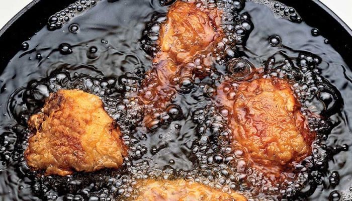 Bahaya Penggunaan Minyak Goreng Berulang, Ini Batas Amannya!