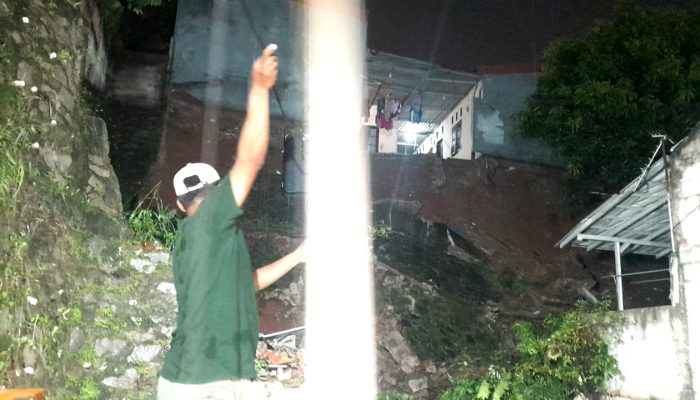 Turap 10 Meter di Puri Pamulang Tangsel Longsor, Bikin Warga Panik