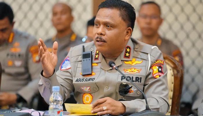 Kakorlantas Dorong Program Polantas Menyapa dan Senyum Polisi