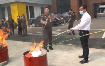 Kejari Kab Tangerang Musnahkan Barbuk 5 Kg Sabu dan Senjata Api
