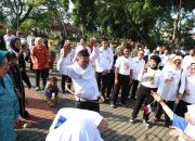 Rayakan HAN ke-41 Tahun 2025, Gubernur Banten Bermain Enggrang Hulahop dan Lompat Tali