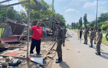 Atasi Masalah Kawasan Kumuh, Camat dan Tramtib Pamulang Bongkar Bangli dan Opsih TPST