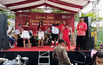 Camat dan Sekcam Serta Ketua Apdesi Nyanyikan Lagu Rhoma Irama