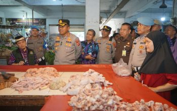 Cek Harga Kebutuhan Pokok, Kapolresta Tangerang Sidak Pasar Gudang