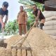 Dari Sisa Jadi Berkah: Kerangka Ikan Tilapia RSI Disulap Zaini Jadi Pakan Ternak Bernilai Ekonomi