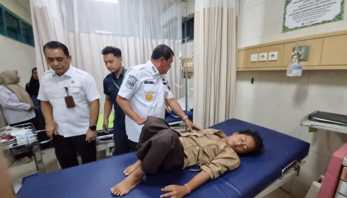 Bupati Langsung Gerak Cepat Jenguk Siswa SDN Kedung Dalem Mauk