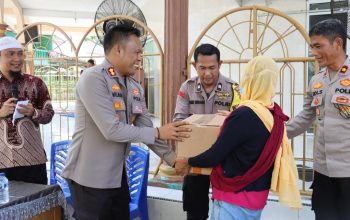 Jalin Silaturahmi, Polres Tanjungbalai Berbagi Rezeki dengan Masyarakat