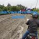 Mobil Galian Tanah di Gintung Hancurkan Akses Jalan   