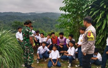 Polres Ciamis Berikan Pembinaan Bahaya Genk Motor dan Jam Malam Pelajar di SMPN 2 Cikoneng