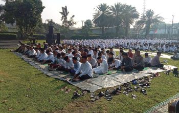 Ratusan Jemaah Ikuti Zikir Istigosah di Rumah Abah Haji Enju Rajeg