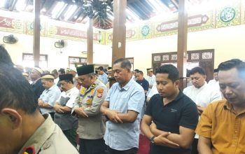 Polresta Tangerang Gelar Shalat Gaib untuk Driver Ojol Affan Kurniawan