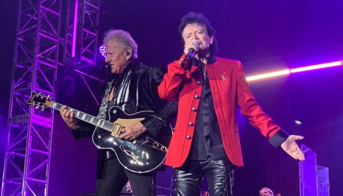 Air Supply Rayakan 50 Tahun Bermusik di Jakarta, Hipnotis Ribuan Penggemar dengan Balada Cinta