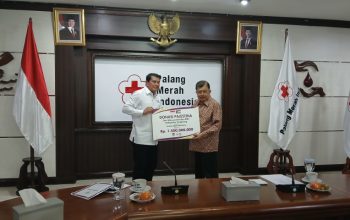 Bupati Serahkan Bantuan untuk Warga Palestina