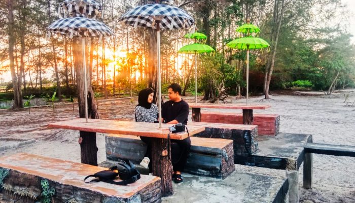 Cari Tempat Wisata Nyaman Seolah Berasa di Bali? Pantai Cemara Kembar Pilihan yang Tepat!