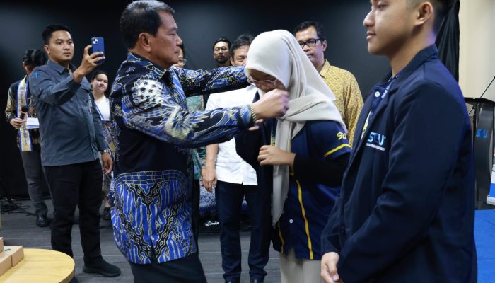 30 Mahasiswa Penerima Beasiswa Dilepas Bupati Tangerang