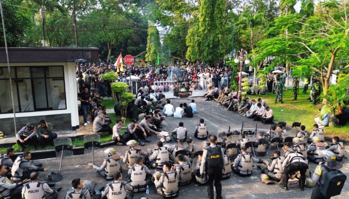 Mahasiswa Ciamis Satroni Kantor DPRD, Suarakan 11 Tuntutan