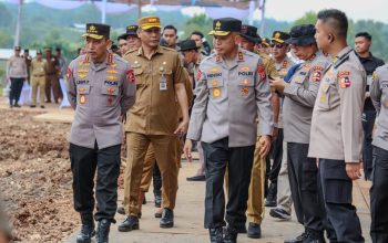 Banten Dukung Ketahanan Pangan Nasional, Sekda Banten Dampingi Kapolri Tinjau Lokasi Tanam Jagung Serentak