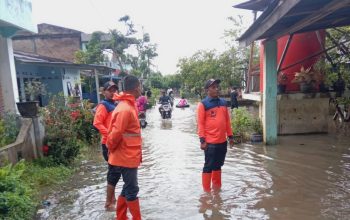 Kalak BPBD Sergai Minta Warga Waspada, Ratusan Rumah di Sei Rampah Terendam Banjir