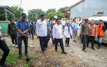 Program Bang Andra Hadir di Serang, Gubernur Banten Pastikan Jalan Desa Sukarame Segera Dibeton