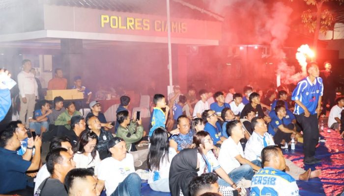 Lautan Biru di Mapolres Ciamis, Nobar BRI Super League bersama Viking