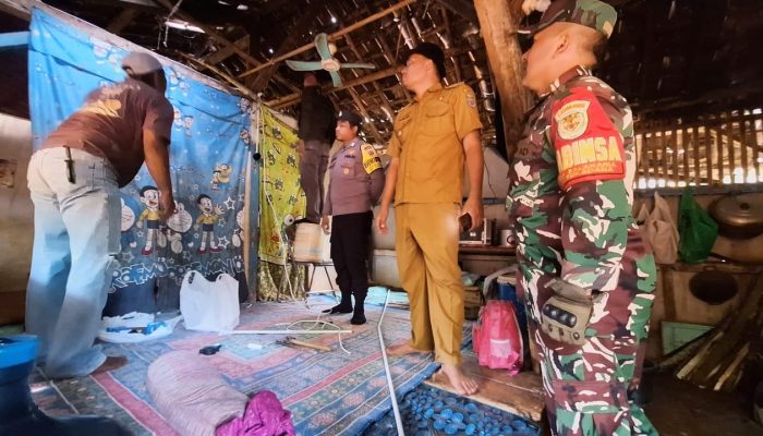 Dukung Jabar Caang, Polres Ciamis Kawal Pemasangan Listrik Gratis di Sukadana