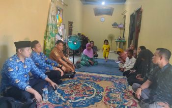 Jenguk Keluarga Nelayan Hilang di Selat Malaka, Wabup Sergai Doakan Korban Segera Ditemukan
