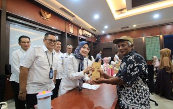 Sesuai Kriteria, Bupati Serang Ratu Zakiyah Salurkan Bantuan Permodalan bagi 1400 Pelaku UKM